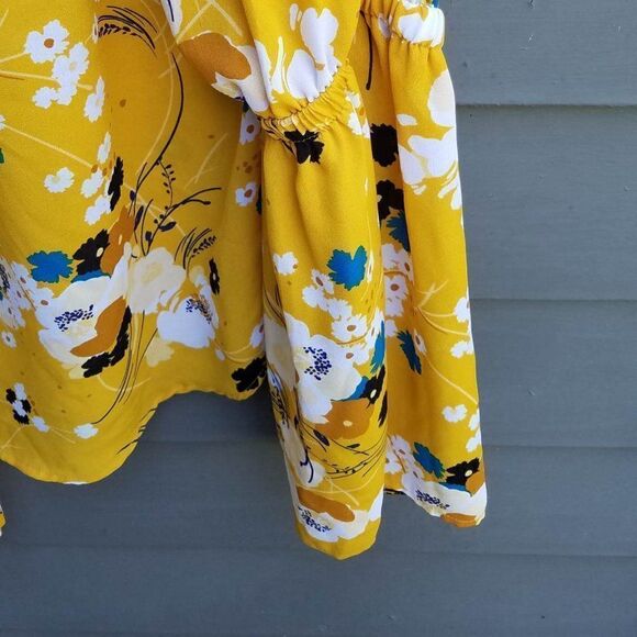 Worthington Gold Floral Sheer blouse with Tie size Large - Picture 7 of 9